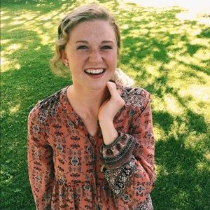 Meet your Posher, Caitlin